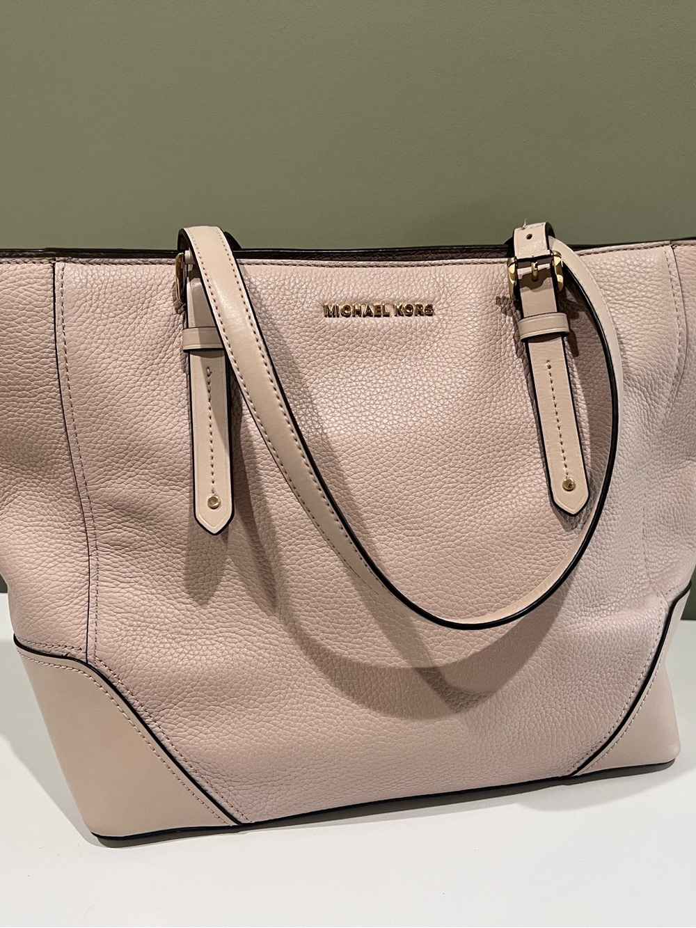 Michael Kors Pale Pink Pebbled Leather Tote with Gold Hardware - Picture 2 of 9
